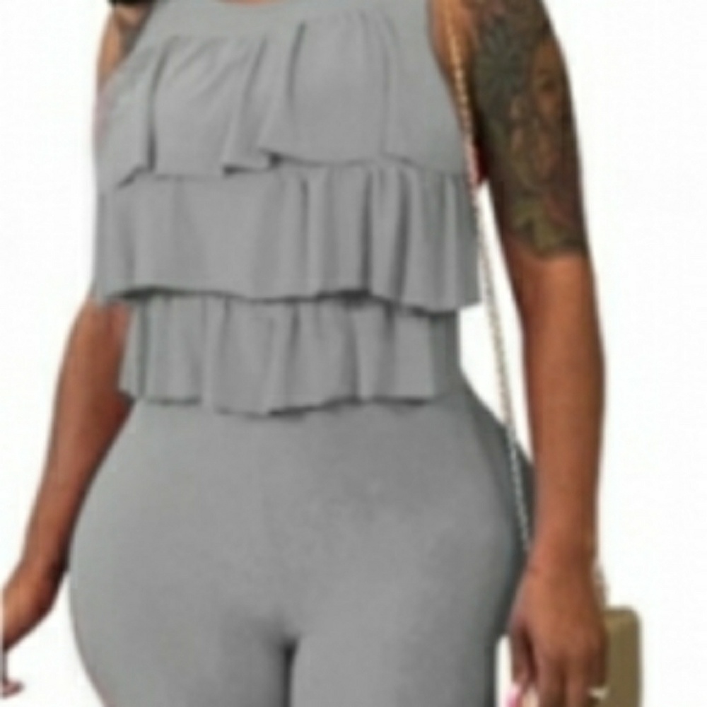 Women's Clothes - Picture 3 of 5